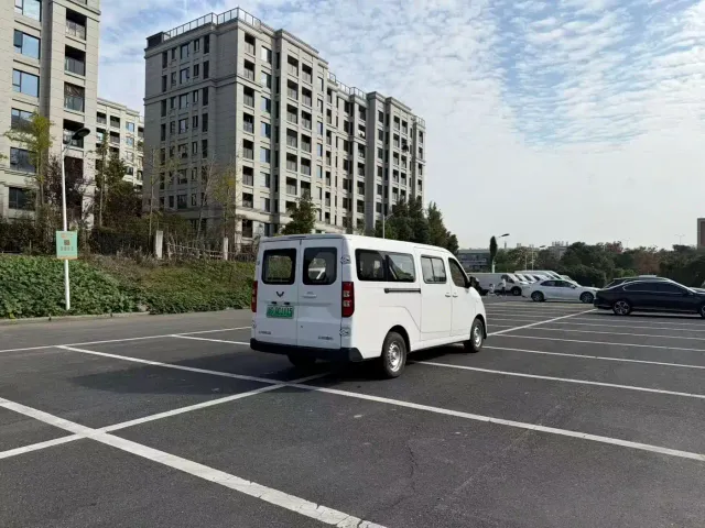 Wuling Yangguang — Фото автомобиля 8