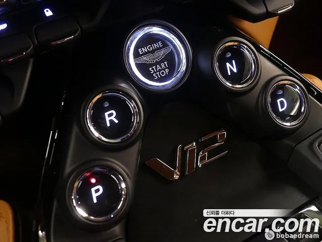 Aston Martin Vantage — Фото автомобиля 7