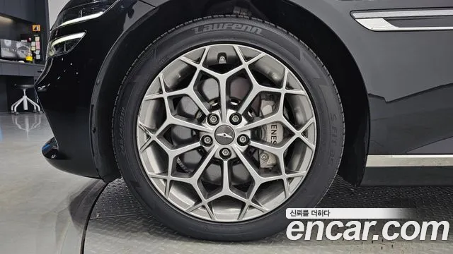 Genesis G80 RG3 — Фото автомобиля 6