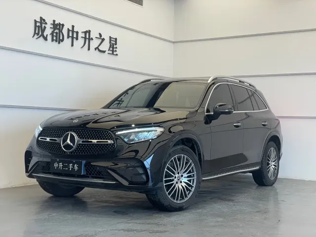 Фотография автомобиля — Mercedes-Benz GLC-Class