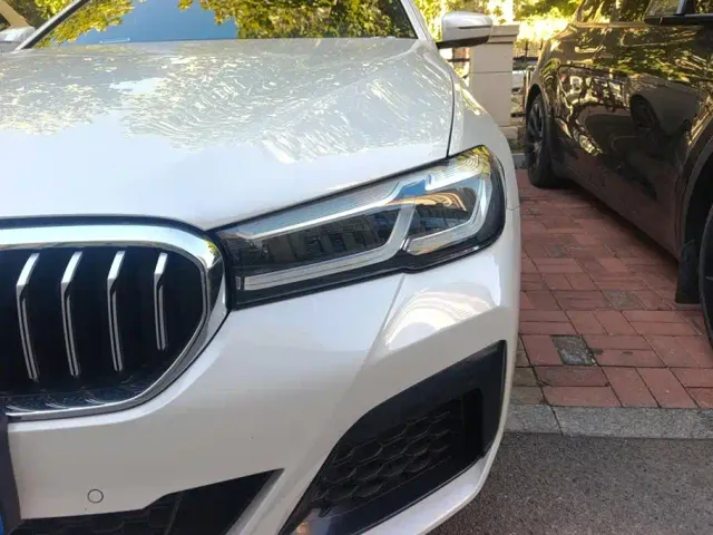 BMW 5 Series — Фото автомобиля 5
