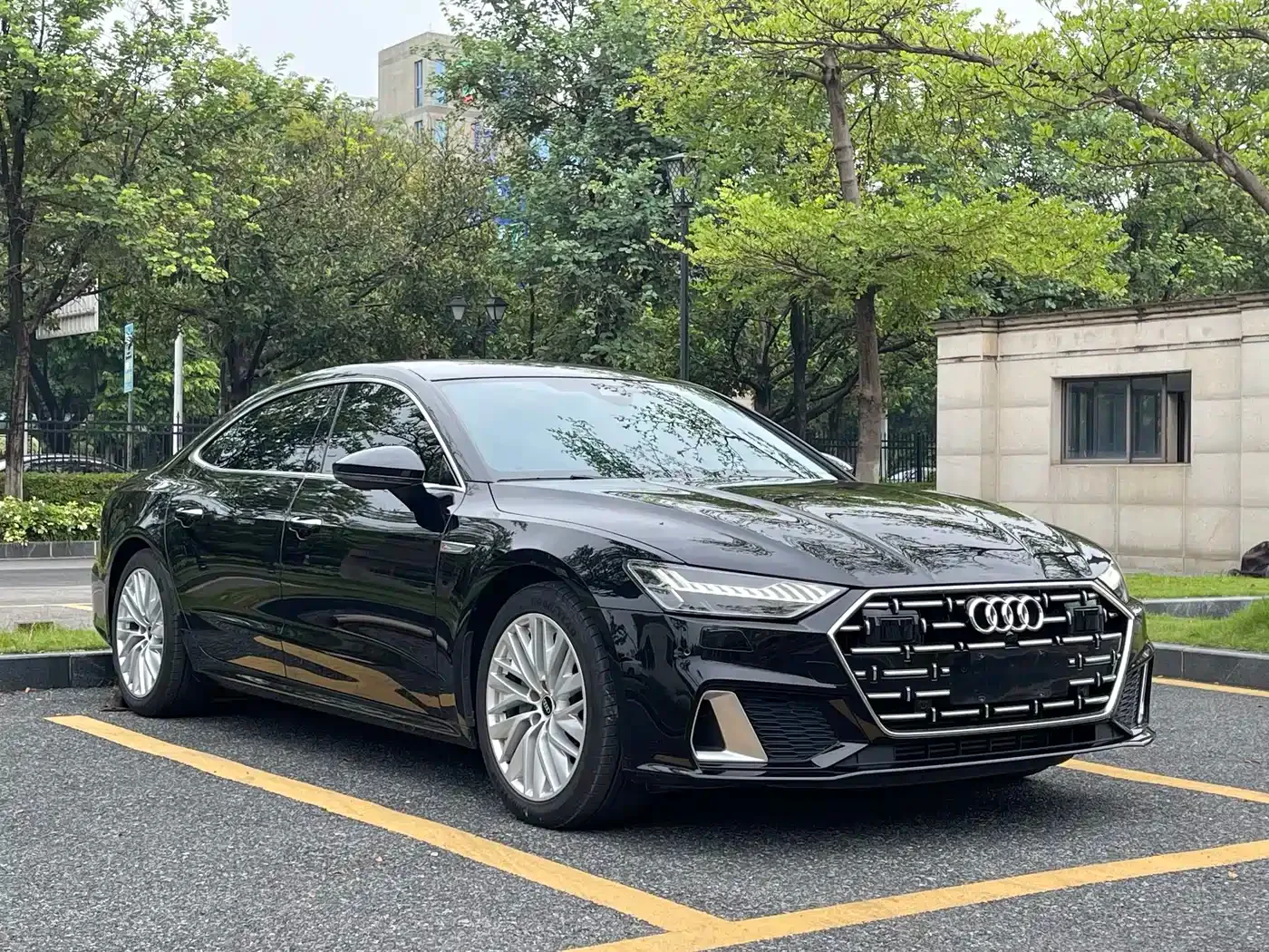 Audi Audi A7L 2024 45TFSI S-line Dream Edition Crystal Package — Фото автомобиля 3