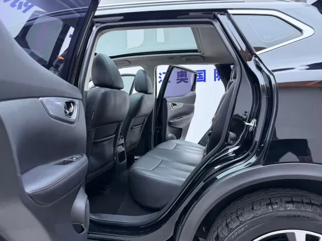 Nissan Qashqai 2021 2.0L CVT Luxury Version — Фото автомобиля 12