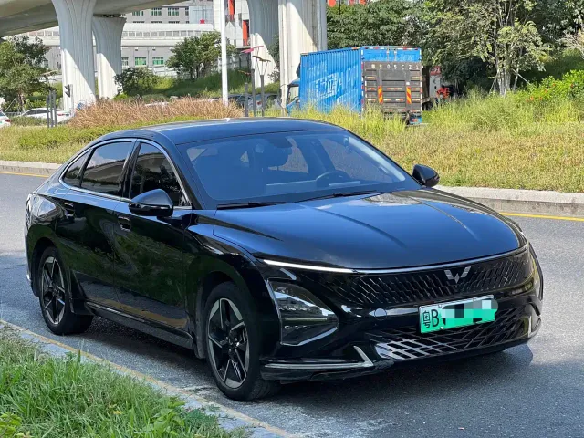 Wuling Starlight — Фото автомобиля 3