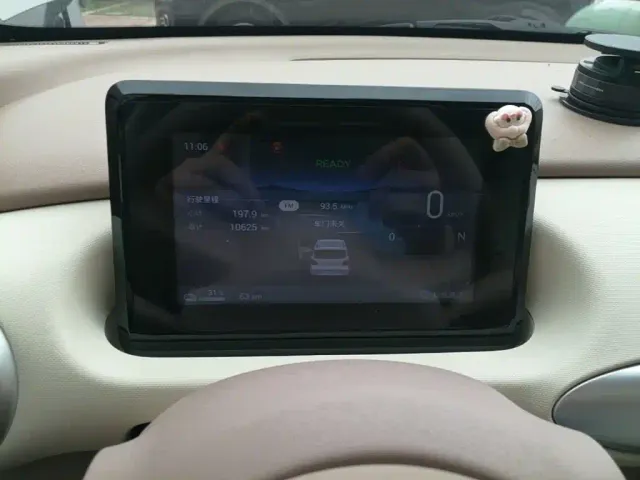 Wuling Hongguang Mini EV — Фото автомобиля 11