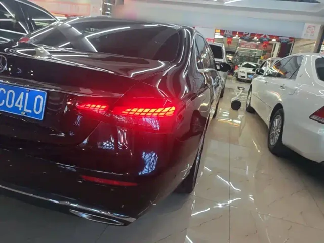 Mercedes-Benz E-Class — Фото автомобиля 7