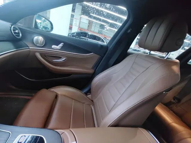 Mercedes-Benz E-Class — Фото автомобиля 10
