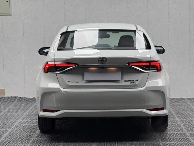 Toyota Corolla — Фото автомобиля 9