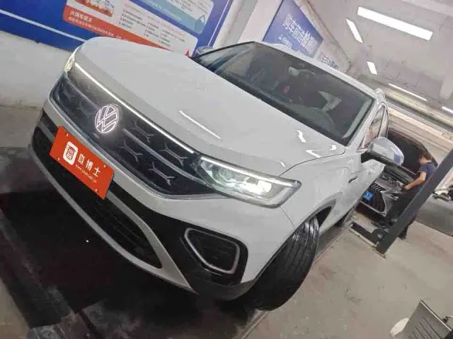 Фотография автомобиля — Volkswagen Tayron