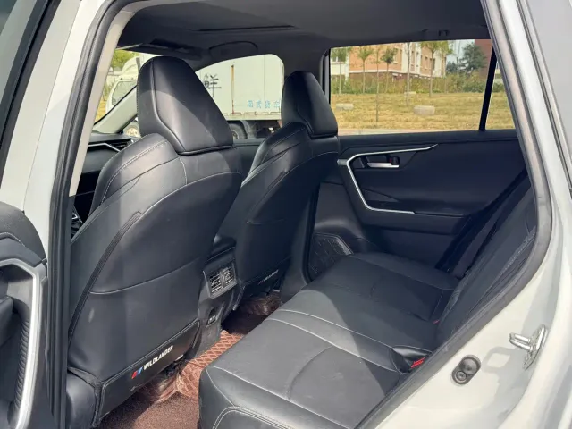 Toyota Wildlander — Фото автомобиля 5