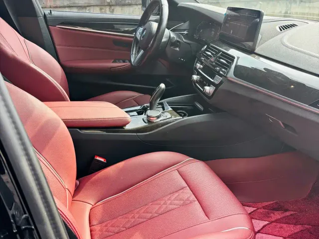 BMW 5 Series — Фото автомобиля 9