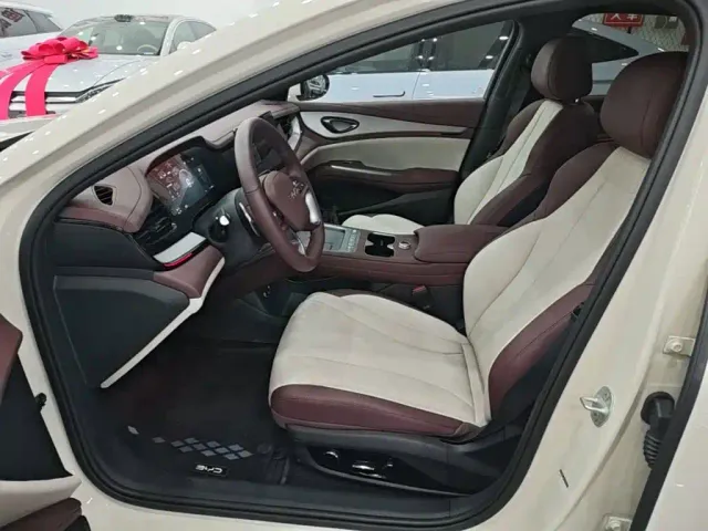 BYD Seal 07 DM-i — Фото автомобиля 10