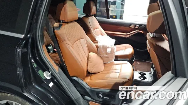 BMW X7 — Фото автомобиля 10