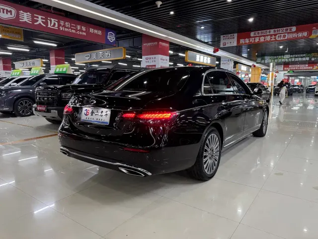 Mercedes-Benz E-Class — Фото автомобиля 15