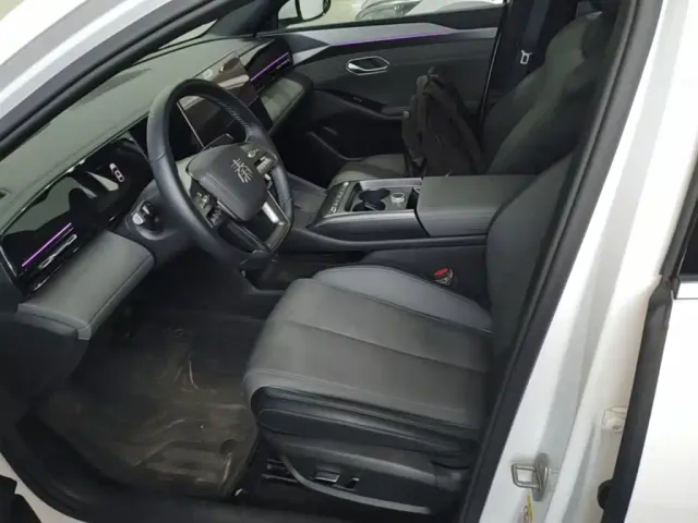 BYD Qin L — Фото автомобиля 14