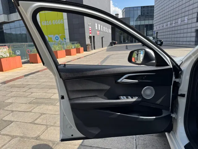 BMW 1 Series — Фото автомобиля 25