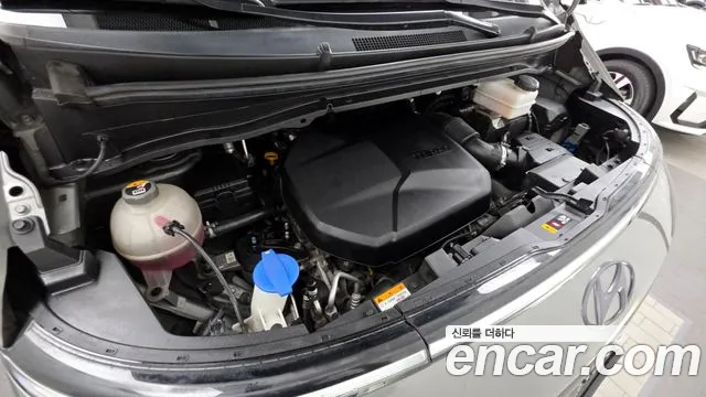 Hyundai Staria Staria 4WD Lounge 9 мест — Фото автомобиля 6