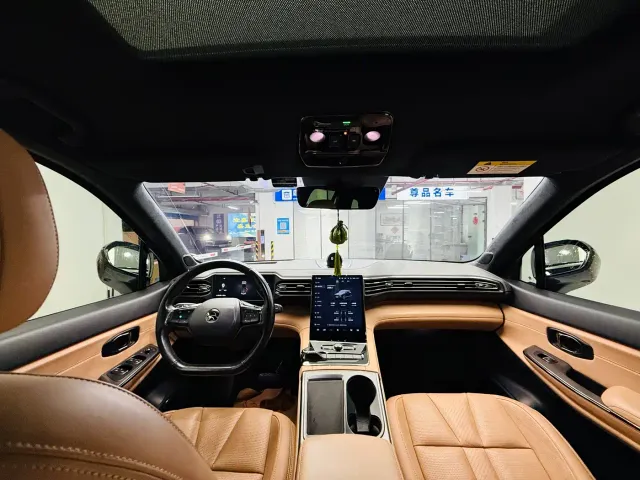 Nio ES8 — Фото автомобиля 14