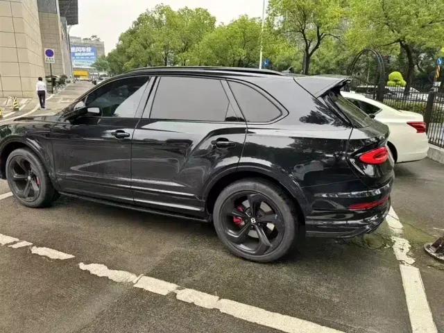 Bentley Bentayga — Фото автомобиля 6