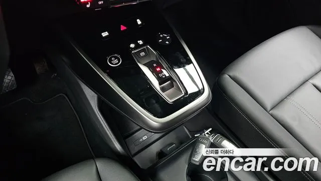 Audi Q4 e-tron — Фото автомобиля 9