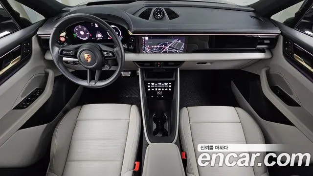 Porsche Macan Electric — Фото автомобиля 7