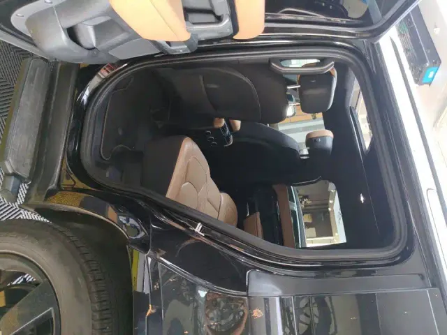 Land Rover Defender — Фото автомобиля 9