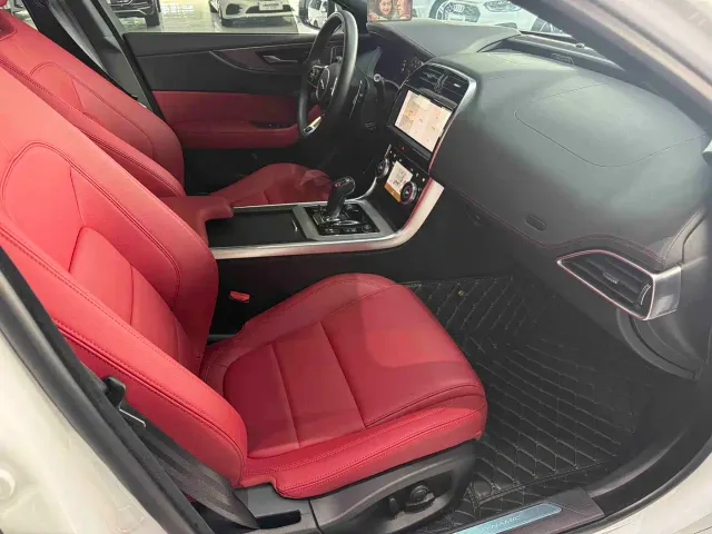Jaguar XEL — Фото автомобиля 11