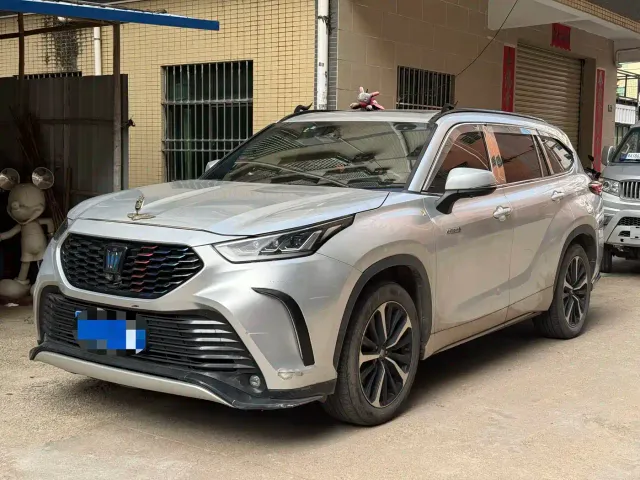 Фотография автомобиля — Toyota Crown Kluger