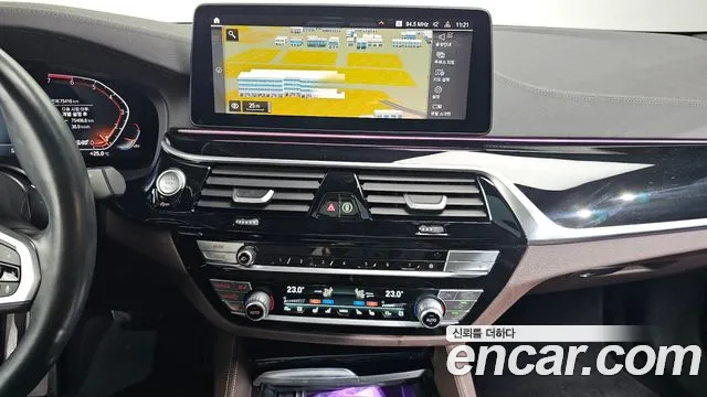BMW 5 Series G30 — Фото автомобиля 18