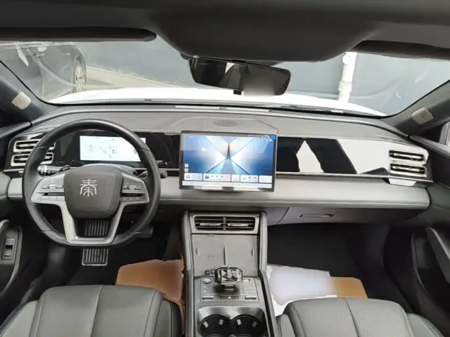 BYD Qin L — Фото автомобиля 9