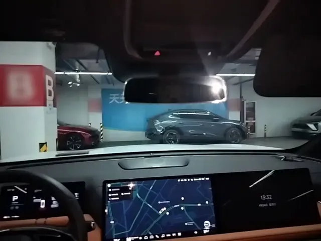 XPeng XPeng G9 2022 570 Pro — Фото автомобиля 17