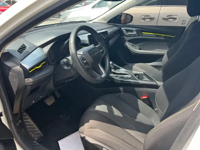 Roewe i5 — Фото автомобиля 4