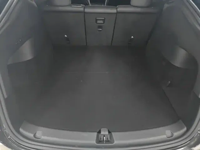 Tesla Model Y — Фото автомобиля 18