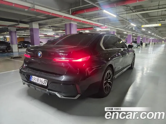 BMW 7 Series G70 — Фото автомобиля 19