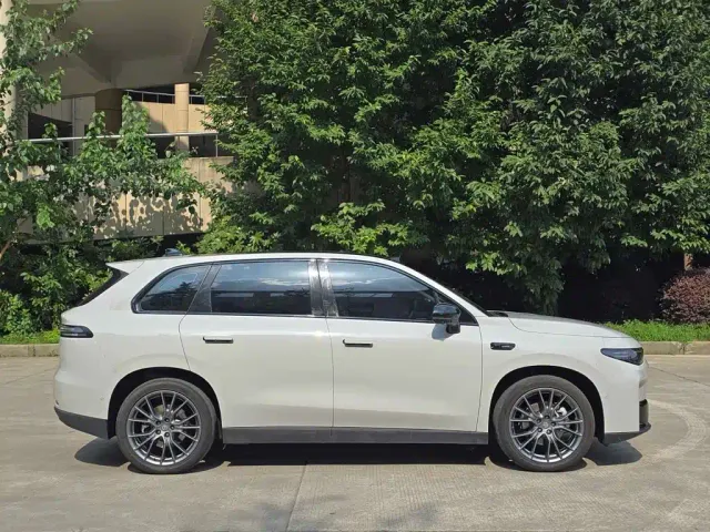 Leapmotor C10 — Фото автомобиля 13