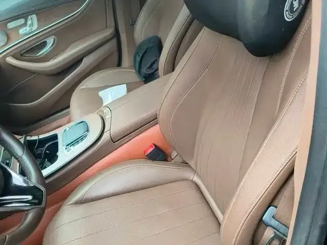 Mercedes-Benz E-Class — Фото автомобиля 4