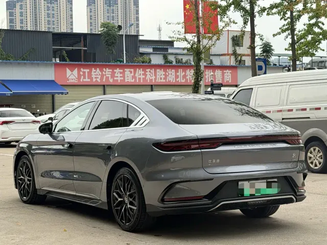 BYD Han — Фото автомобиля 12