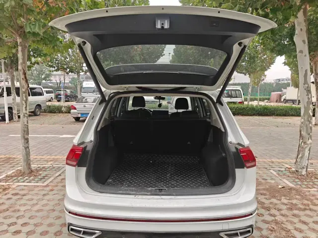 Volkswagen Tiguan L — Фото автомобиля 6