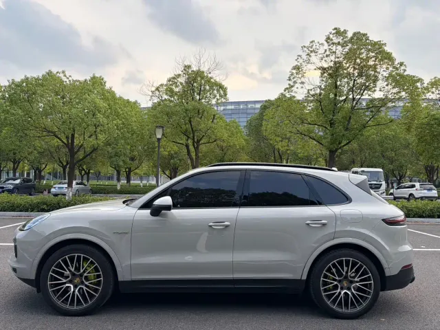 Porsche Cayenne New Energy 2021 Cayenne E-Hybrid 2.0T — Фото автомобиля 12