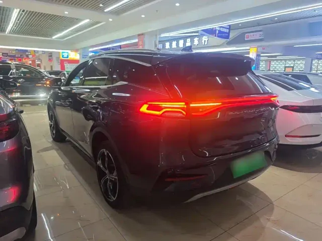 BYD Tang — Фото автомобиля 4