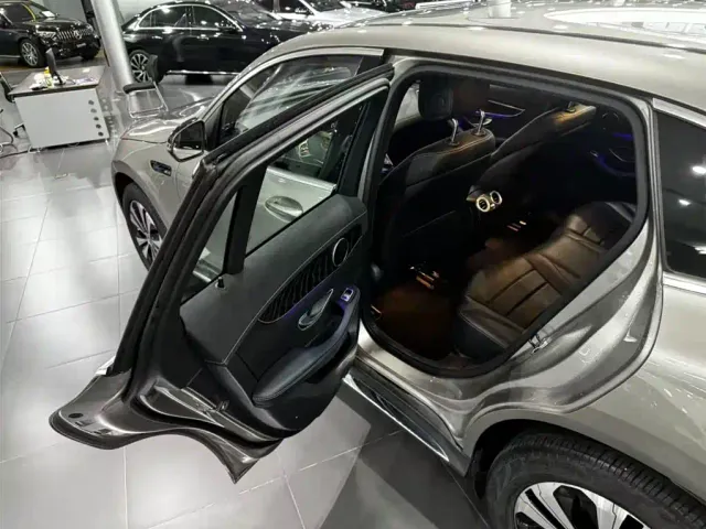 Mercedes-Benz EQC — Фото автомобиля 15
