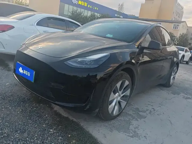 Фотография автомобиля — Tesla Model Y