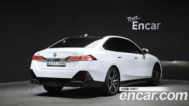 BMW 5-Series 5 серия (G60) 530i xDrive M Sport — Фото автомобиля 2