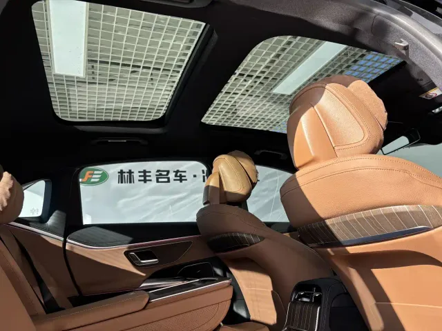 Mercedes-Benz E-Class — Фото автомобиля 27
