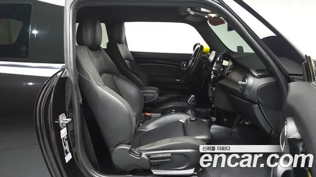 Mini Cooper — Фото автомобиля 10