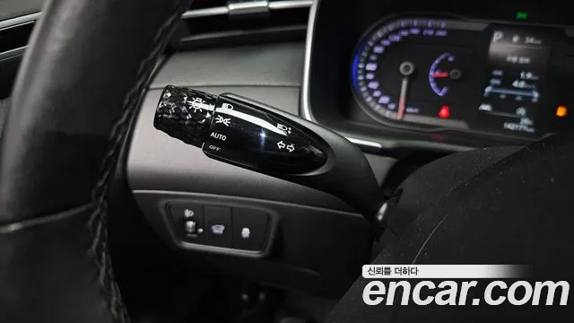 Hyundai Tucson Tucson (NX4) Дизель 2.0 2WD — Фото автомобиля 16