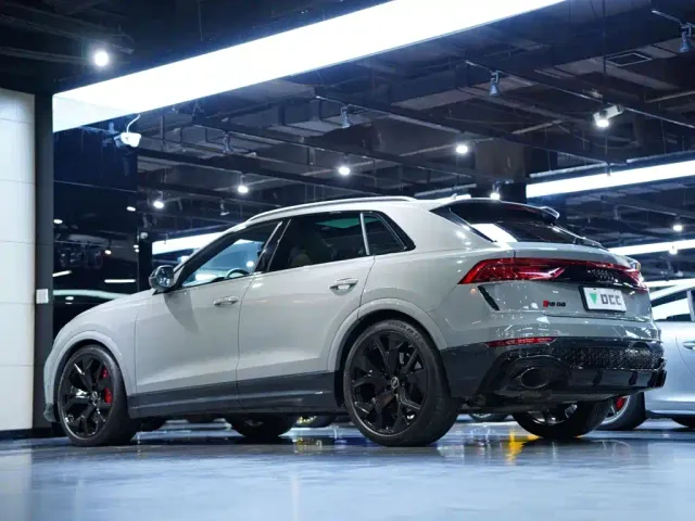Audi RS Q8 — Фото автомобиля 23