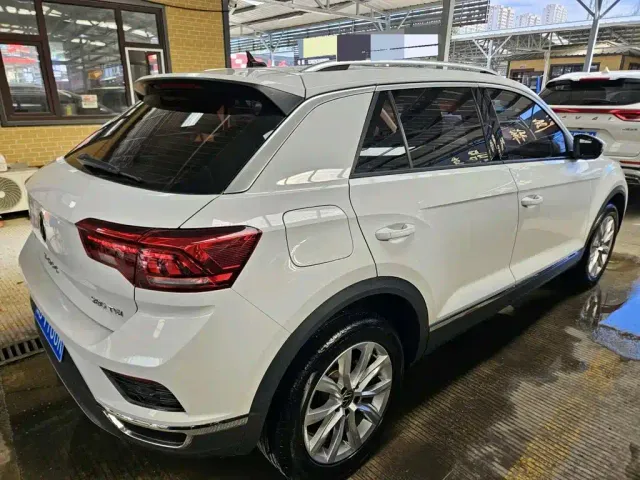 Volkswagen T-Roc — Фото автомобиля 4