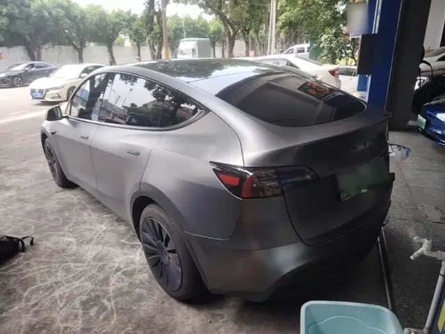 Tesla Model Y — Фото автомобиля 4
