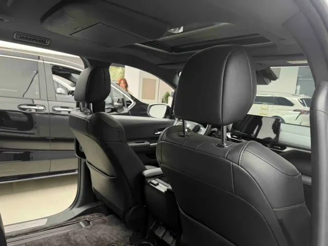 Toyota Sienna — Фото автомобиля 22